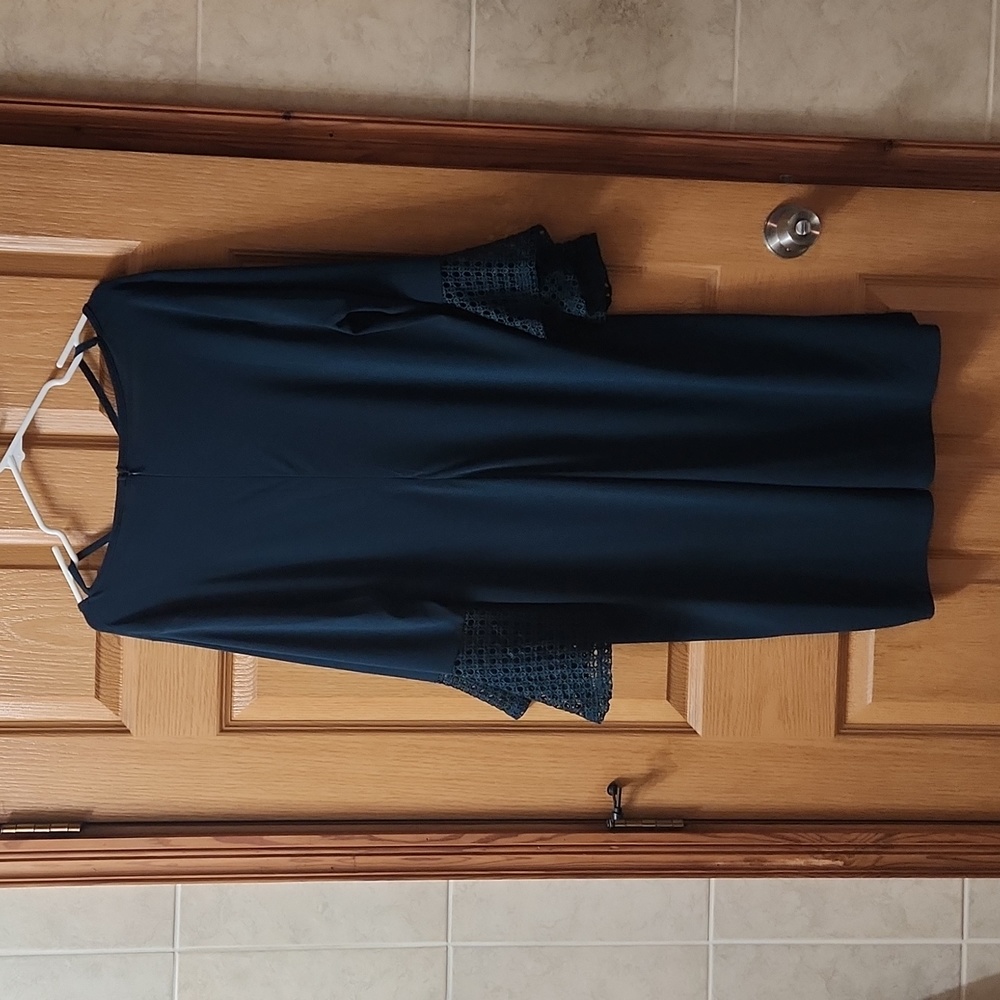 Dress - Picture 5 of 5